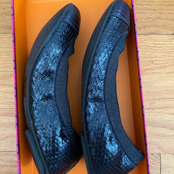 NWB Tory Burch Gabby Ballet-Washed Metallic Python Print; Color: Tory Navy: Sz:6 - Picture 5 of 9